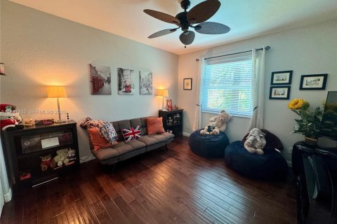 House in Miramar, Florida 5 bedrooms, 344.3 sq.m. № 1999078 - photo 19