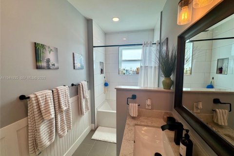 House in Miramar, Florida 5 bedrooms, 344.3 sq.m. № 1999078 - photo 24