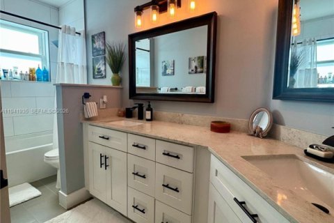 House in Miramar, Florida 5 bedrooms, 344.3 sq.m. № 1999078 - photo 22