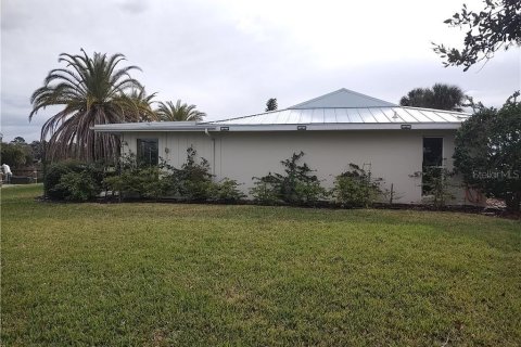 Condo in Crystal River, Florida, 2 bedrooms  № 1545950 - photo 3