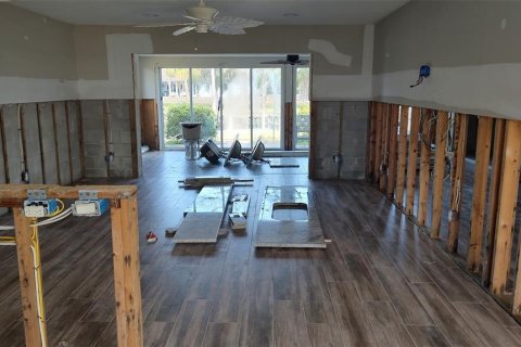 Condo in Crystal River, Florida, 2 bedrooms  № 1545950 - photo 9