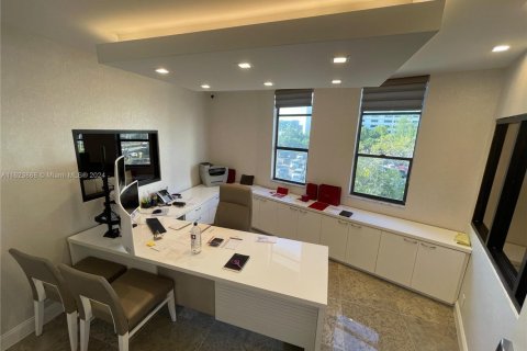 Propiedad comercial en venta en Hollywood, Florida № 1753644 - foto 5