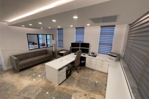 Propiedad comercial en venta en Hollywood, Florida № 1753644 - foto 3