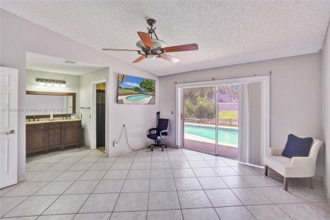 House in Sunrise, Florida 3 bedrooms, 172.15 sq.m. № 1892684 - photo 24