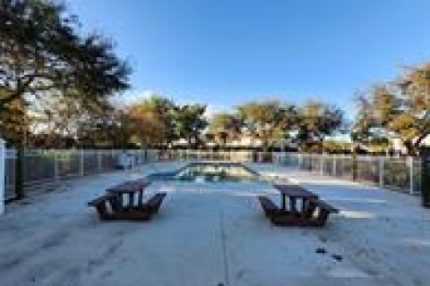 Copropriété à louer à Naples, Floride: 3 chambres, 116.31 m2 № 2173612 - photo 9