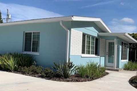 Villa ou maison à louer à Safety Harbor, Floride: 2 chambres, 113.62 m2 № 1421098 - photo 4