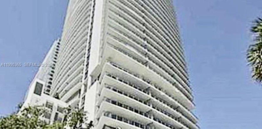 Кондоминиум с 2 спальнями в Майами, Флорида № 2057700