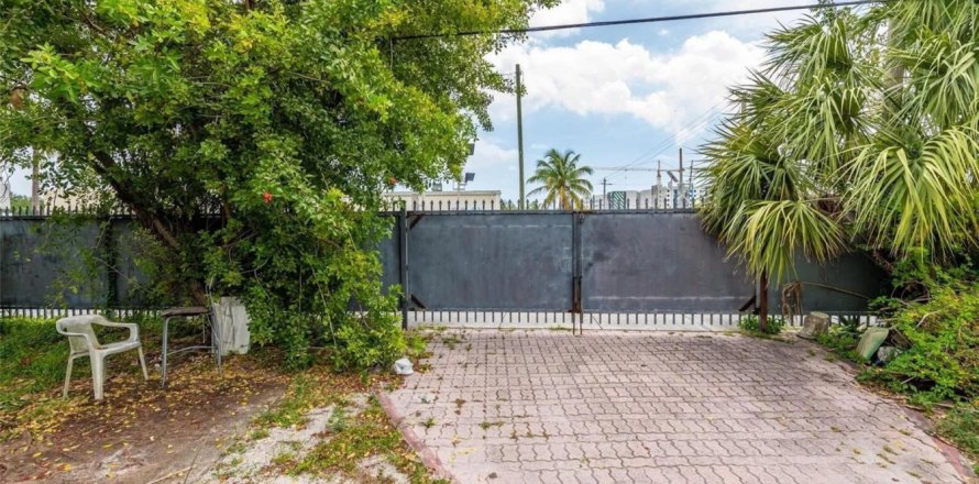 Terreno en Dania Beach, Florida № 724884