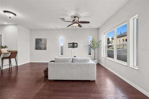 Townhouse in Clearwater, Florida 3 bedrooms, 130.25 sq.m. № 2427100 - photo 7