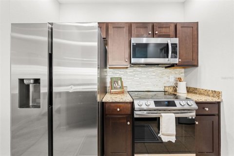 Townhouse in Clearwater, Florida 3 bedrooms, 130.25 sq.m. № 2427100 - photo 16