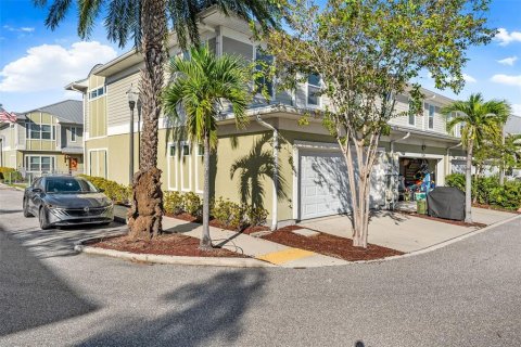Townhouse in Clearwater, Florida 3 bedrooms, 130.25 sq.m. № 2427100 - photo 3