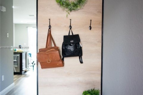 Touwnhouse à vendre à Tamarac, Floride: 3 chambres, 123.75 m2 № 2036423 - photo 3