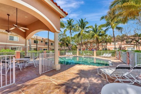 Townhouse in Tamarac, Florida 3 bedrooms, 123.75 sq.m. № 2036423 - photo 17