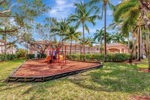 Townhouse in Tamarac, Florida 3 bedrooms, 123.75 sq.m. № 2036423 - photo 16