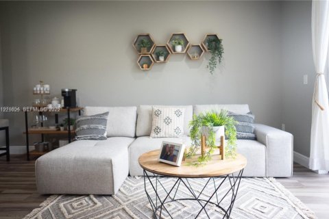 Adosado en Tamarac, Florida 3 dormitorios, 123.75 m2 № 2036423