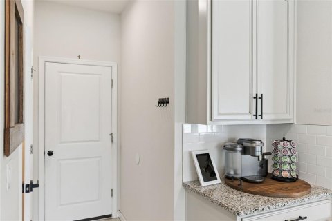 House in DeLand, Florida 4 bedrooms, 190.08 sq.m. № 2144529 - photo 13