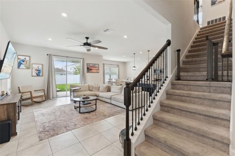 House in DeLand, Florida 4 bedrooms, 190.08 sq.m. № 2144529 - photo 5