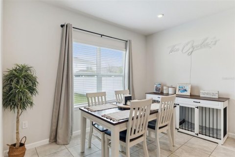 House in DeLand, Florida 4 bedrooms, 190.08 sq.m. № 2144529 - photo 22