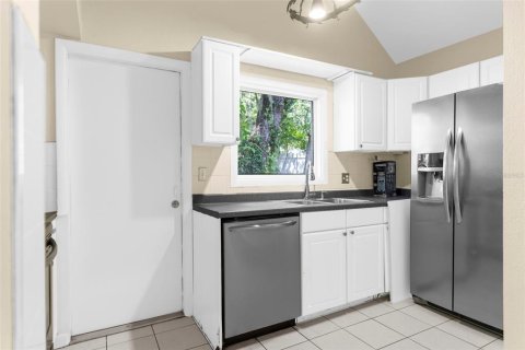 Copropriété à vendre à Tampa, Floride: 2 chambres, 94.02 m2 № 1914482 - photo 8