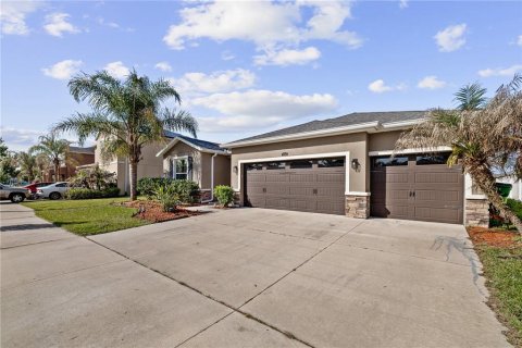 Villa ou maison à vendre à Wesley Chapel, Floride: 3 chambres, 236.81 m2 № 2217933 - photo 2