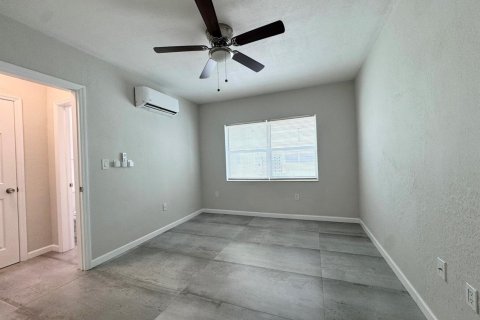 Apartamento en alquiler en Miami Beach, Florida, 1 dormitorio, 1456.34 m2 № 2085852 - foto 24