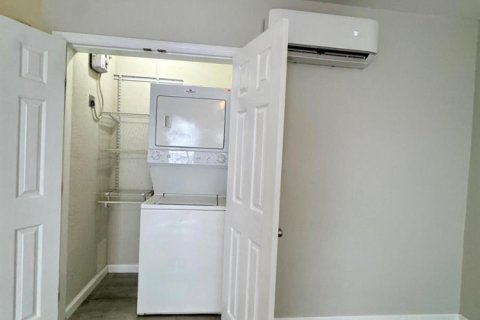Apartamento en alquiler en Miami Beach, Florida, 1 dormitorio, 1456.34 m2 № 2085852 - foto 11