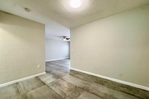 Apartamento en alquiler en Miami Beach, Florida, 1 dormitorio, 1456.34 m2 № 2085852 - foto 14