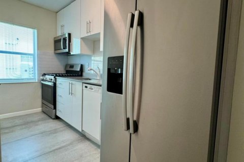 Apartamento en alquiler en Miami Beach, Florida, 1 dormitorio, 1456.34 m2 № 2085852 - foto 27