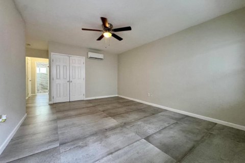 Apartamento en alquiler en Miami Beach, Florida, 1 dormitorio, 1456.34 m2 № 2085852 - foto 7