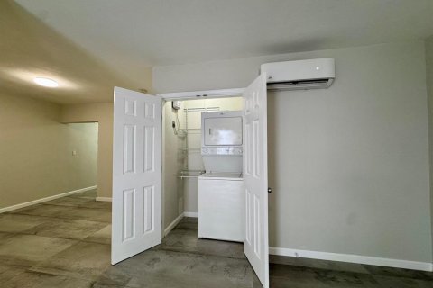Apartamento en alquiler en Miami Beach, Florida, 1 dormitorio, 1456.34 m2 № 2085852 - foto 12