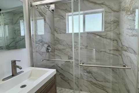 Apartamento en alquiler en Miami Beach, Florida, 1 dormitorio, 1456.34 m2 № 2085852 - foto 25