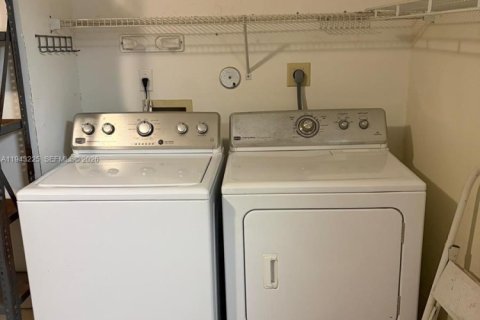 Villa ou maison à louer à Boynton Beach, Floride: 3 chambres, 141.4 m2 № 1999545 - photo 13