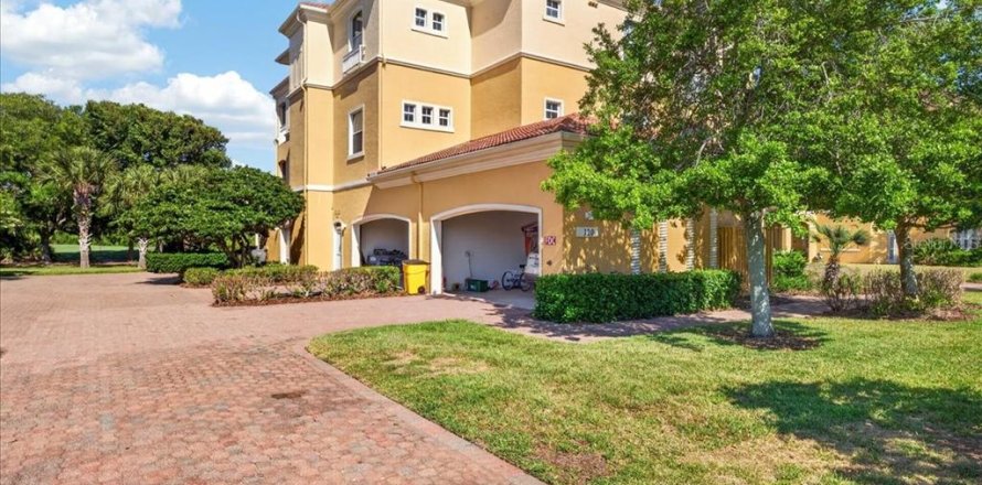 Condo à Palm Coast, Floride, 3 chambres  № 2157171