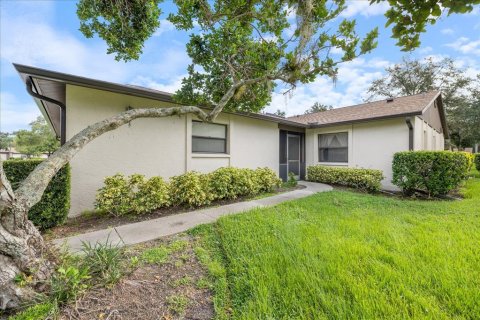 House in Sarasota, Florida 2 bedrooms, 116.5 sq.m. № 2367025