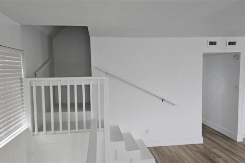 Casa en venta en Panama City, Florida, 6 dormitorios, 167.22 m2 № 1908548 - foto 7