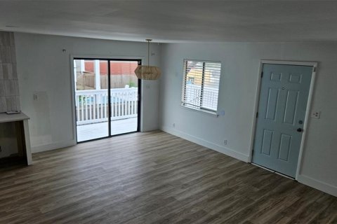 Casa en venta en Panama City, Florida, 6 dormitorios, 167.22 m2 № 1908548 - foto 14