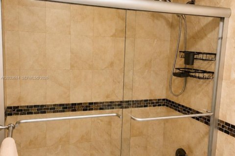 Condominio en alquiler en Sunny Isles Beach, Florida, 1 dormitorio, 49.8 m2 № 2078006 - foto 10