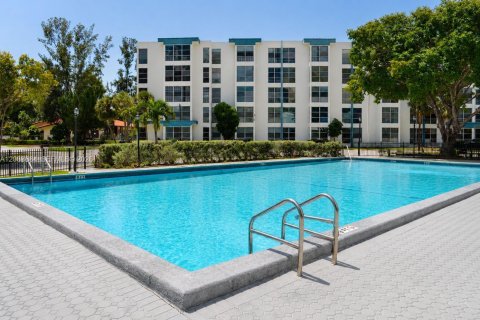 Condominio en alquiler en Sunny Isles Beach, Florida, 1 dormitorio, 49.8 m2 № 2078006 - foto 11