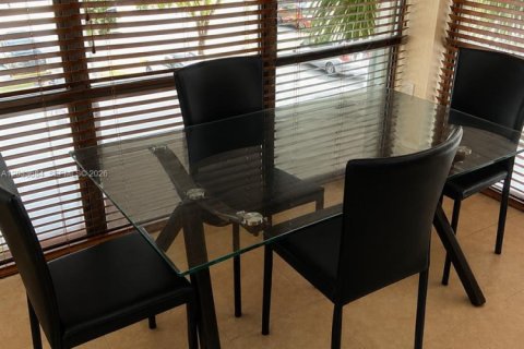 Condominio en alquiler en Sunny Isles Beach, Florida, 1 dormitorio, 49.8 m2 № 2078006 - foto 9