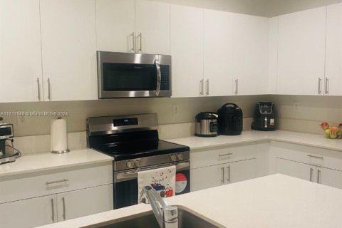 Adosado en venta en Homestead, Florida, 4 dormitorios, 173.91 m2 № 1985055 - foto 2