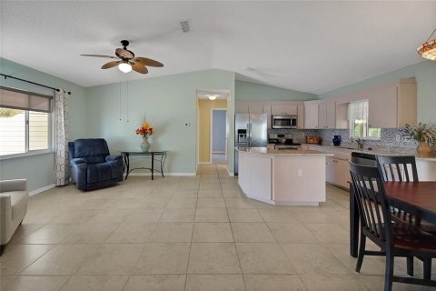 House in Summerfield, Florida 2 bedrooms, 129.88 sq.m. № 1250084 - photo 6