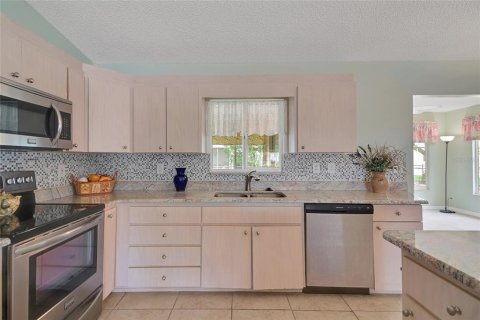 House in Summerfield, Florida 2 bedrooms, 129.88 sq.m. № 1250084 - photo 12