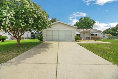 House in Summerfield, Florida 2 bedrooms, 129.88 sq.m. № 1250084 - photo 1