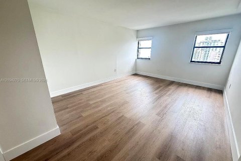 Copropriété à louer à Hollywood, Floride: 2 chambres, 145.86 m2 № 2412256 - photo 12