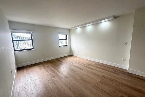 Copropriété à louer à Hollywood, Floride: 2 chambres, 145.86 m2 № 2412256 - photo 16