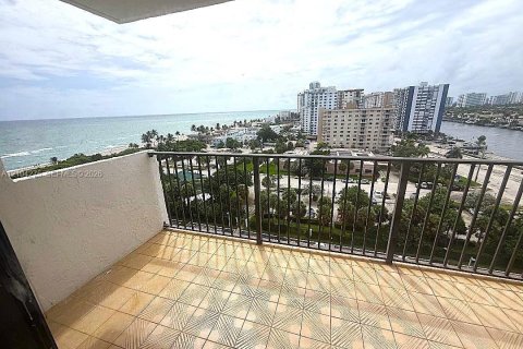 Condo à Hollywood, Floride, 2 chambres  № 2412256