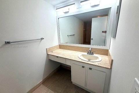 Copropriété à louer à Hollywood, Floride: 2 chambres, 145.86 m2 № 2412256 - photo 20