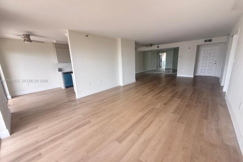 Copropriété à louer à Hollywood, Floride: 2 chambres, 145.86 m2 № 2412256 - photo 5