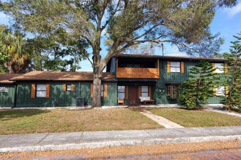 Duplex in Largo, Florida 7 bedrooms, 323.02 sq.m. № 2213160