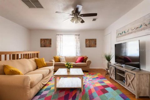 Duplex in Largo, Florida 7 bedrooms, 323.02 sq.m. № 2213160 - photo 12